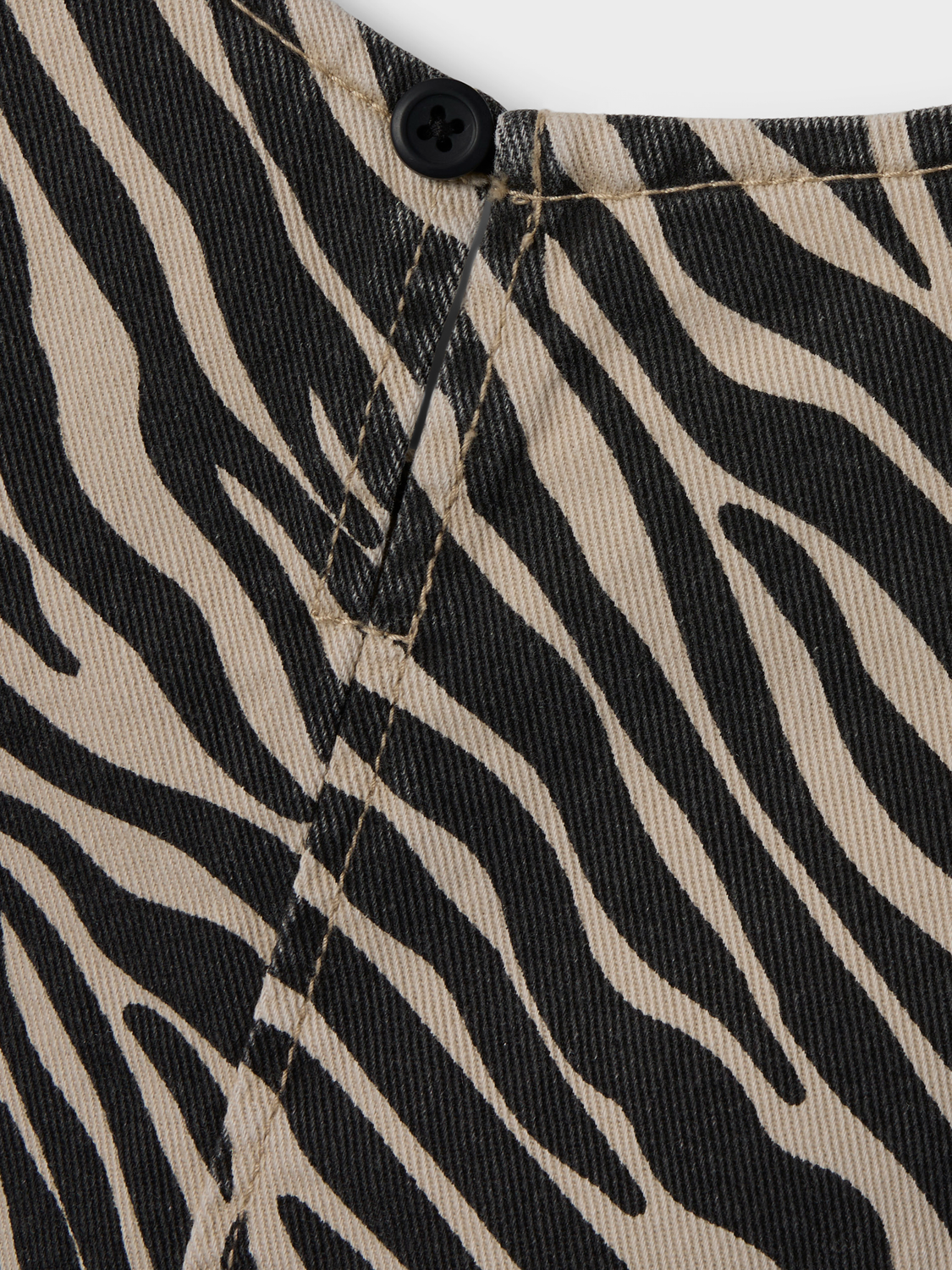 model_shot-front_full